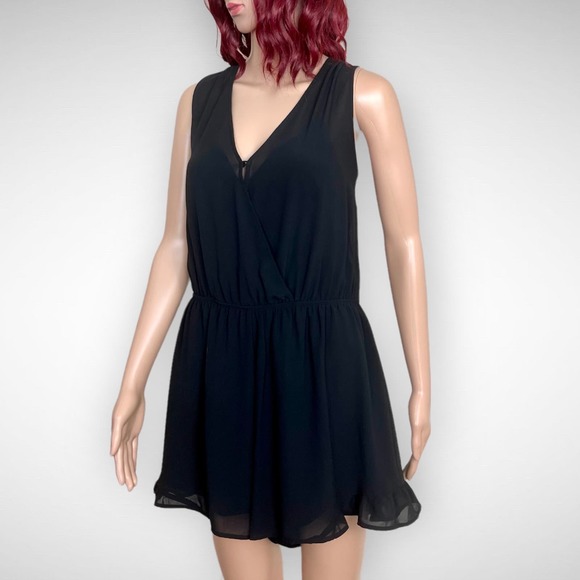 ASTR Chiffon Romper Womens Large Black Surplice Ruffle Hem Lined - Picture 3 of 15